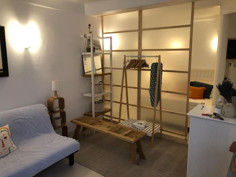 Apartment Cosy Situe En Plein Coeur Du Vieil Antibes. Antibes
