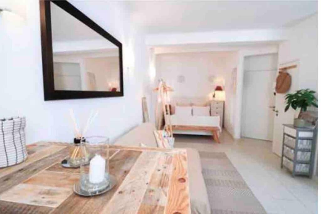 Appartement Cosy Situe En Plein Coeur Du Vieil Antibes. Antibes