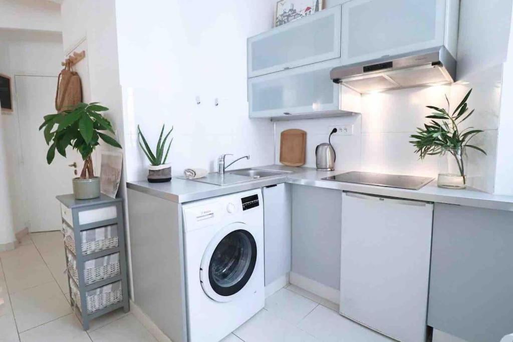 Appartement Cosy Situe En Plein Coeur Du Vieil Antibes. Antibes